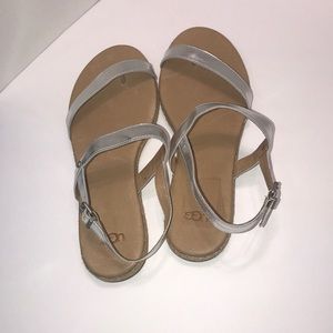 Women’s 8.5 UGG sandals NWOT